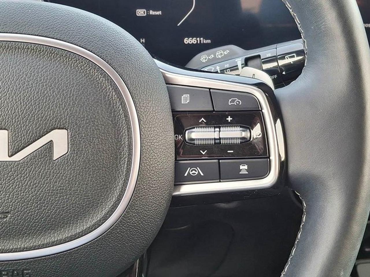 2024 Kia Sorento X-Line Limited AWD | Leather | Panoramic Sunroof | Heated + Cooled Seats | Heated Steering and More! Photo