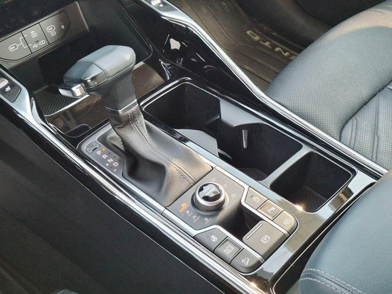 2024 Kia Sorento X-Line Limited AWD | Leather | Panoramic Sunroof | Heated + Cooled Seats | Heated Steering and More! Photo