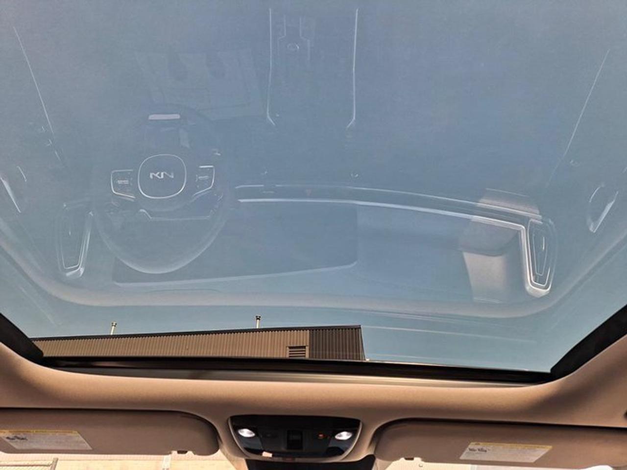 2024 Kia Sorento X-Line Limited AWD | Leather | Panoramic Sunroof | Heated + Cooled Seats | Heated Steering and More! Photo