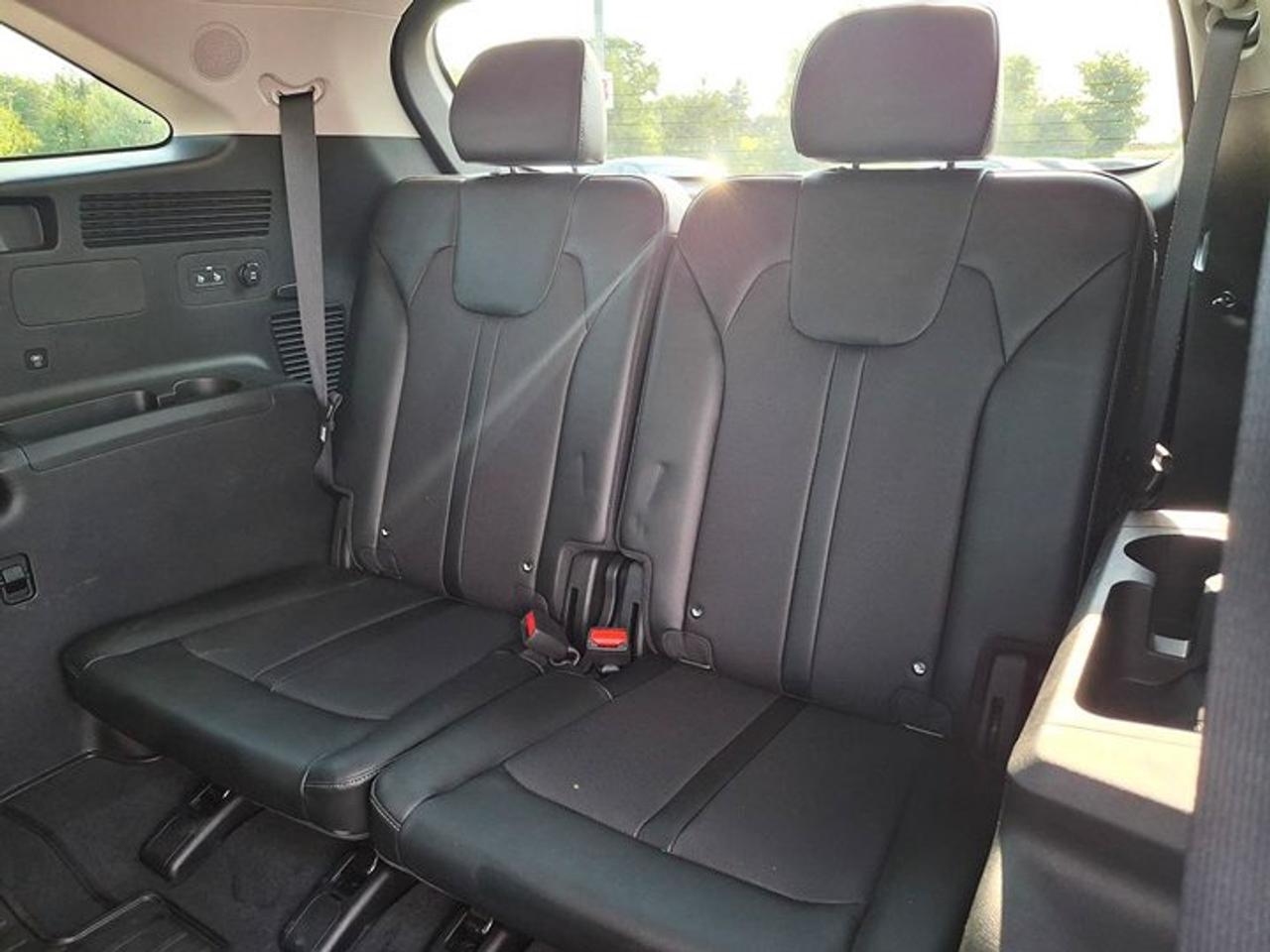 2024 Kia Sorento X-Line Limited AWD | Leather | Panoramic Sunroof | Heated + Cooled Seats | Heated Steering and More! Photo
