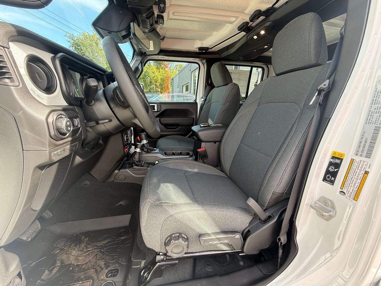 2027 Jeep Gladiator Willys 4x4 Photo
