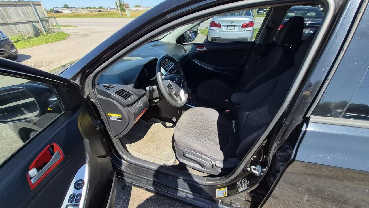 2017 Hyundai Accent SE, WELL MAINTAINED, NO ACCIDENTS, CERTIFIED Photo