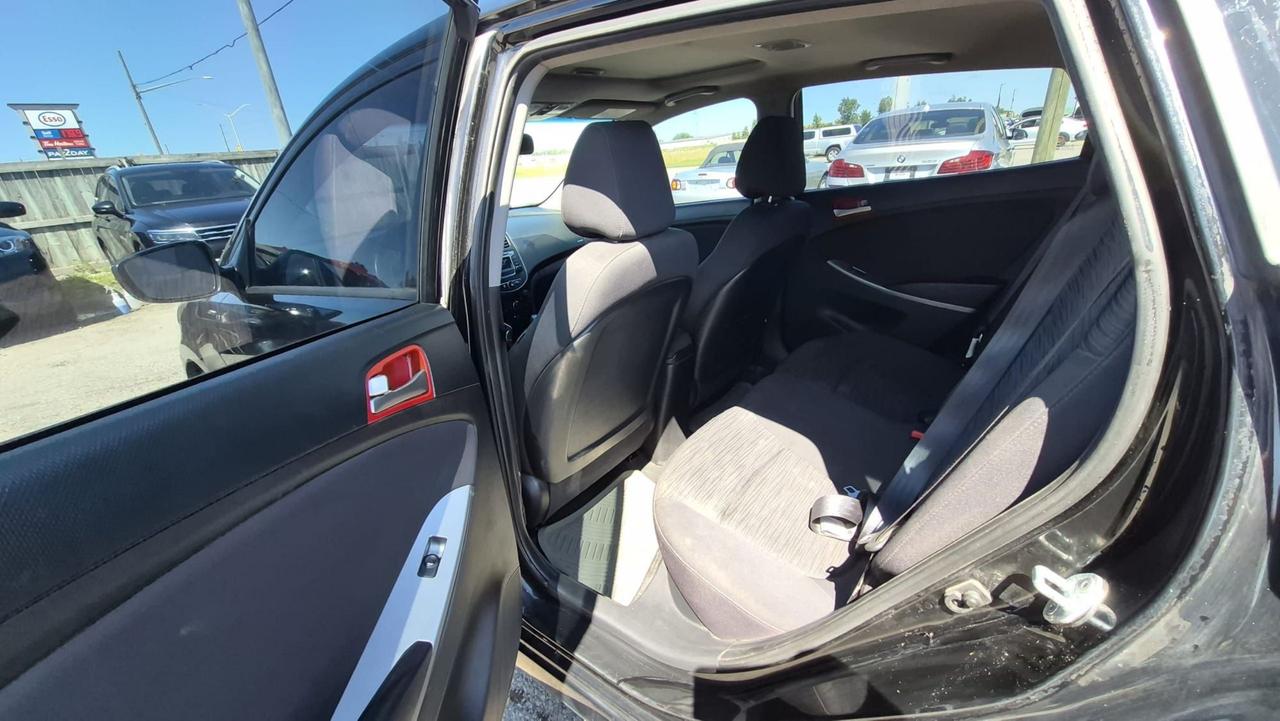 2017 Hyundai Accent SE, WELL MAINTAINED, NO ACCIDENTS, CERTIFIED Photo
