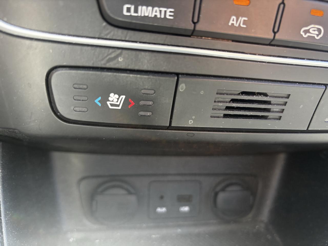 2015 Kia Sorento SX, All Wheel Drive, Sunroof, Leather,Remote Start Photo