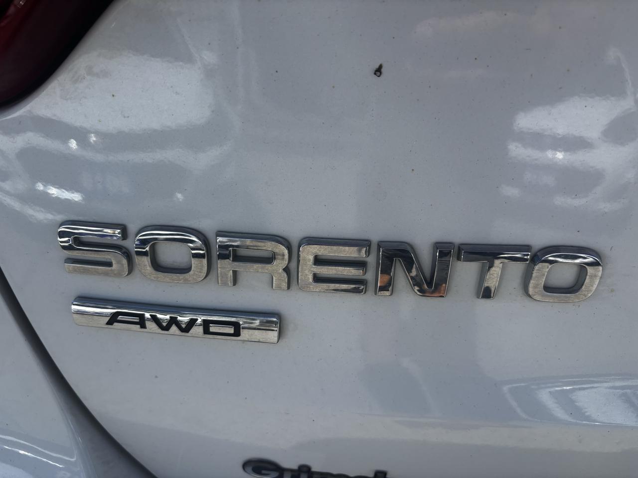 2015 Kia Sorento SX, All Wheel Drive, Sunroof, Leather,Remote Start Photo