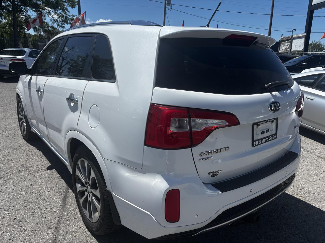 2015 Kia Sorento SX, All Wheel Drive, Sunroof, Leather,Remote Start Photo