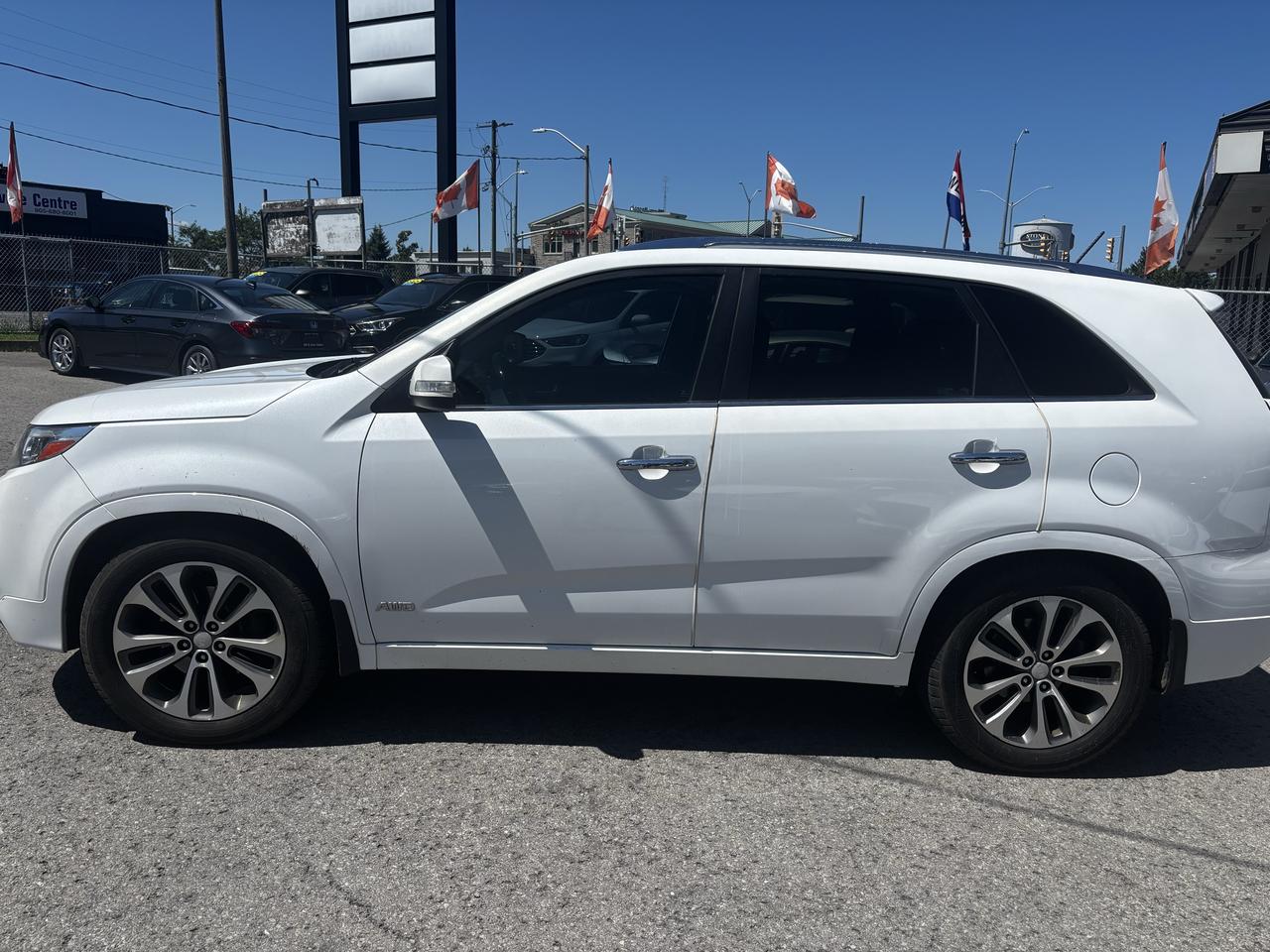 2015 Kia Sorento SX, All Wheel Drive, Sunroof, Leather,Remote Start Photo