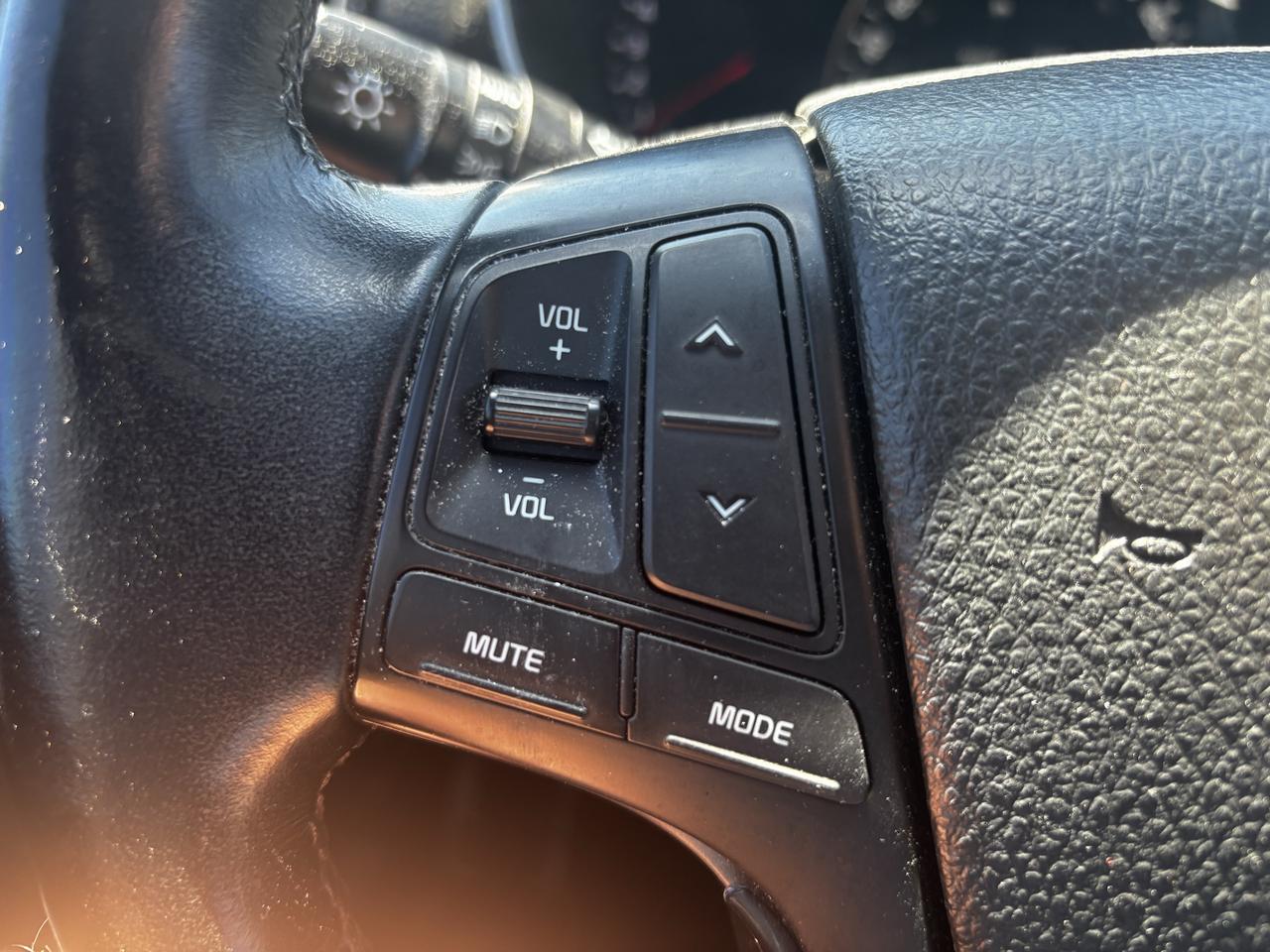 2015 Kia Sorento SX, All Wheel Drive, Sunroof, Leather,Remote Start Photo