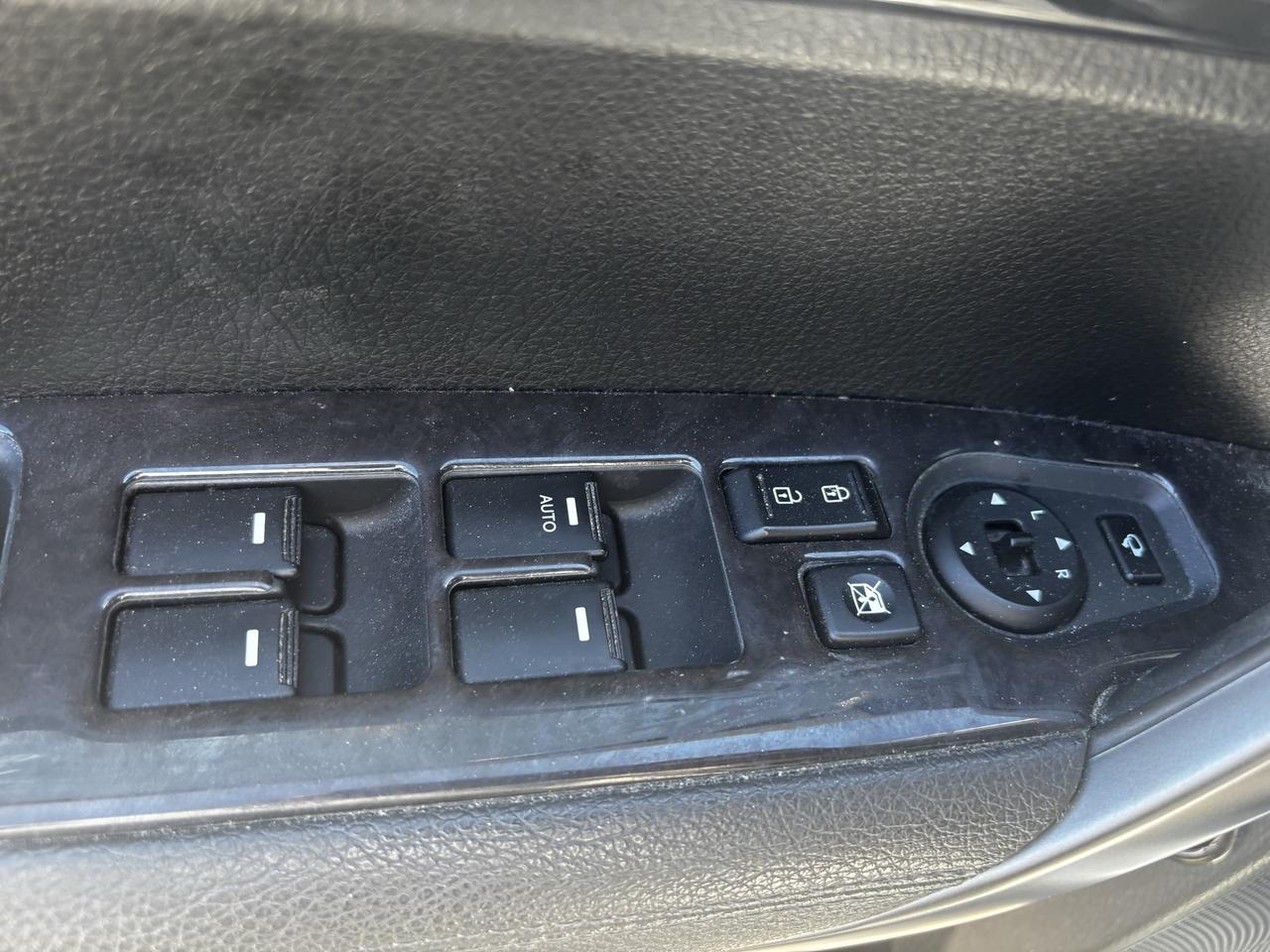 2015 Kia Sorento SX, All Wheel Drive, Sunroof, Leather,Remote Start Photo