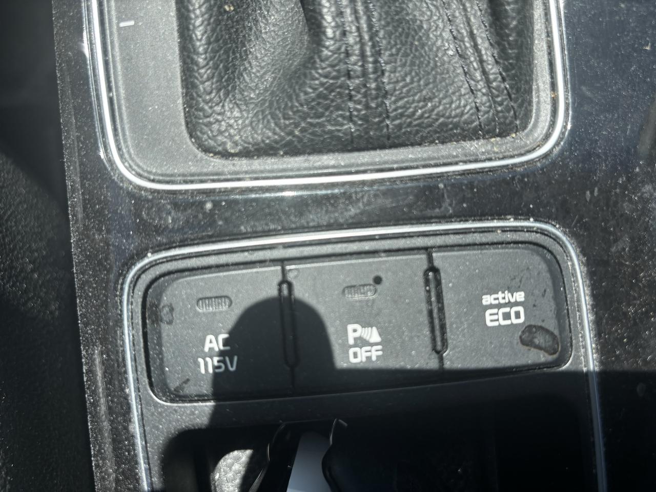 2015 Kia Sorento SX, All Wheel Drive, Sunroof, Leather,Remote Start Photo