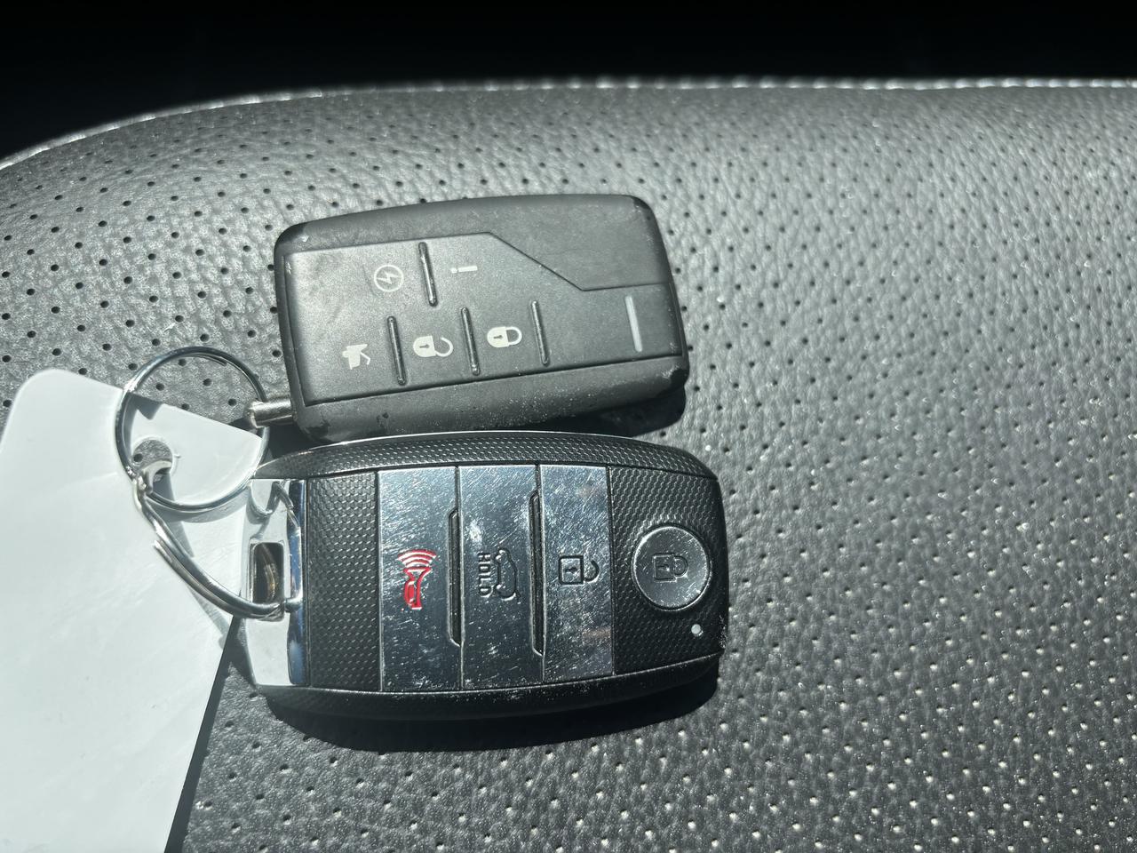 2015 Kia Sorento SX, All Wheel Drive, Sunroof, Leather,Remote Start Photo