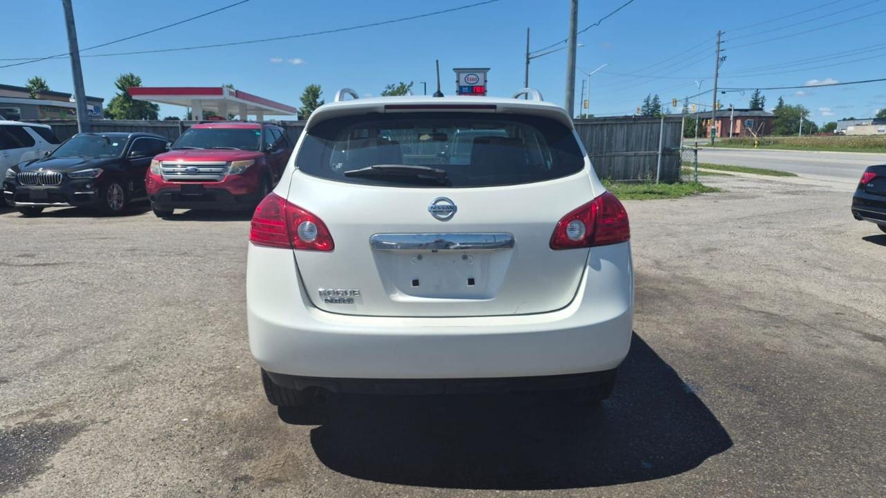 2015 Nissan Rogue Select S Photo