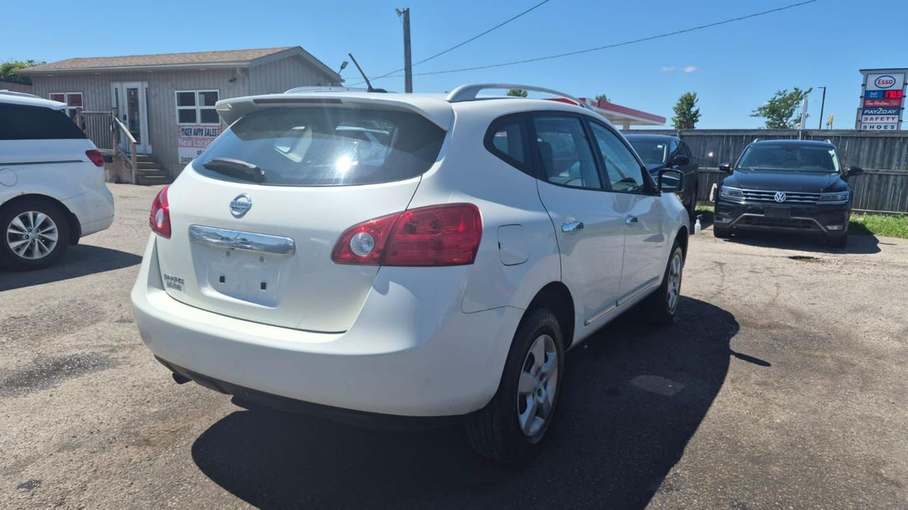 2015 Nissan Rogue Select S Photo