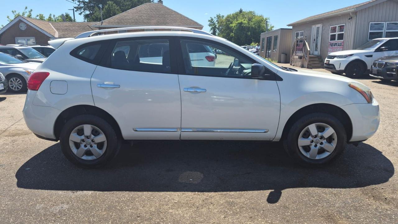 2015 Nissan Rogue Select S Photo