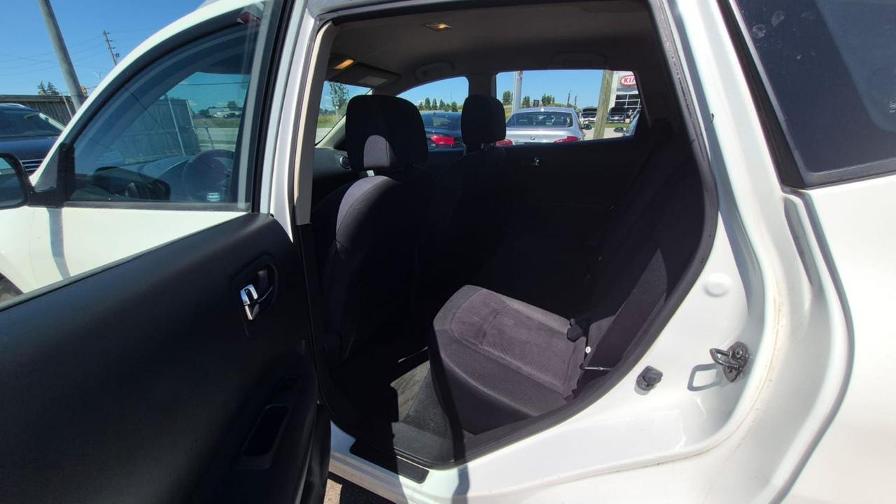 2015 Nissan Rogue Select S Photo