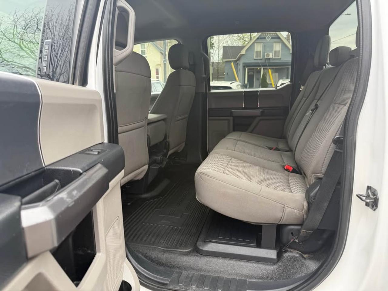 2022 Ford F-350 XLT Photo