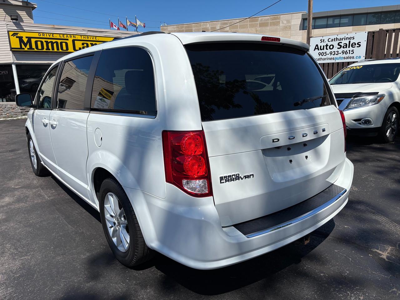 2019 Dodge Grand Caravan SXT Premium Plus Photo2