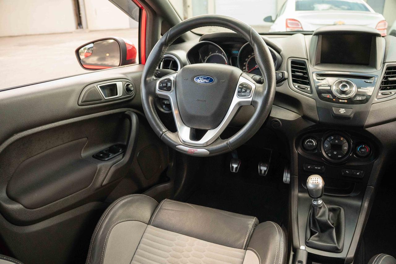 2014 Ford Fiesta ST Photo