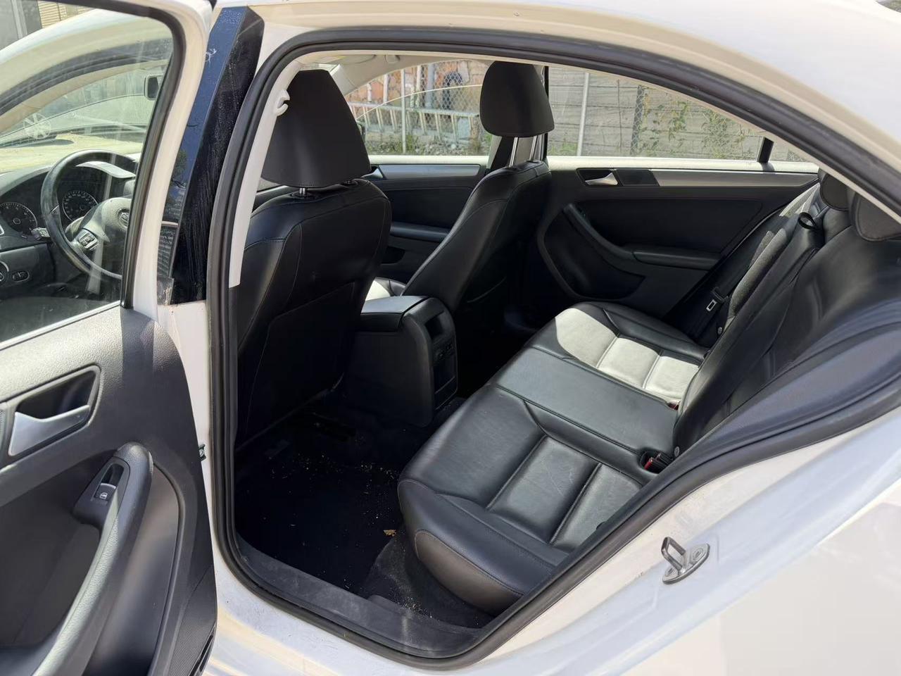 2013 Volkswagen Jetta 4dr Man SEL w/Nav Photo