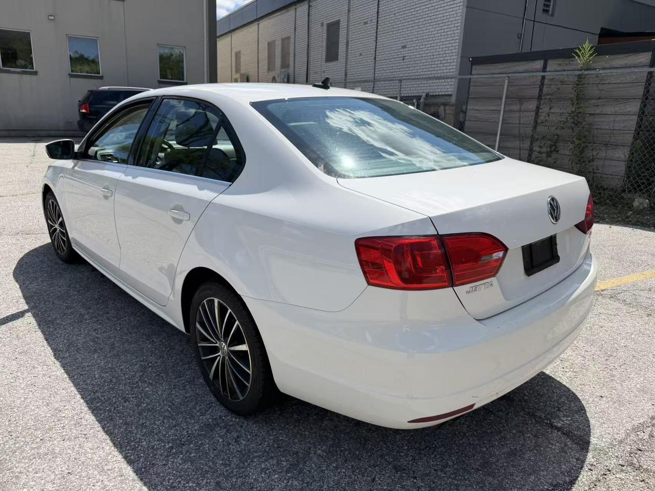 2013 Volkswagen Jetta 4dr Man SEL w/Nav Photo
