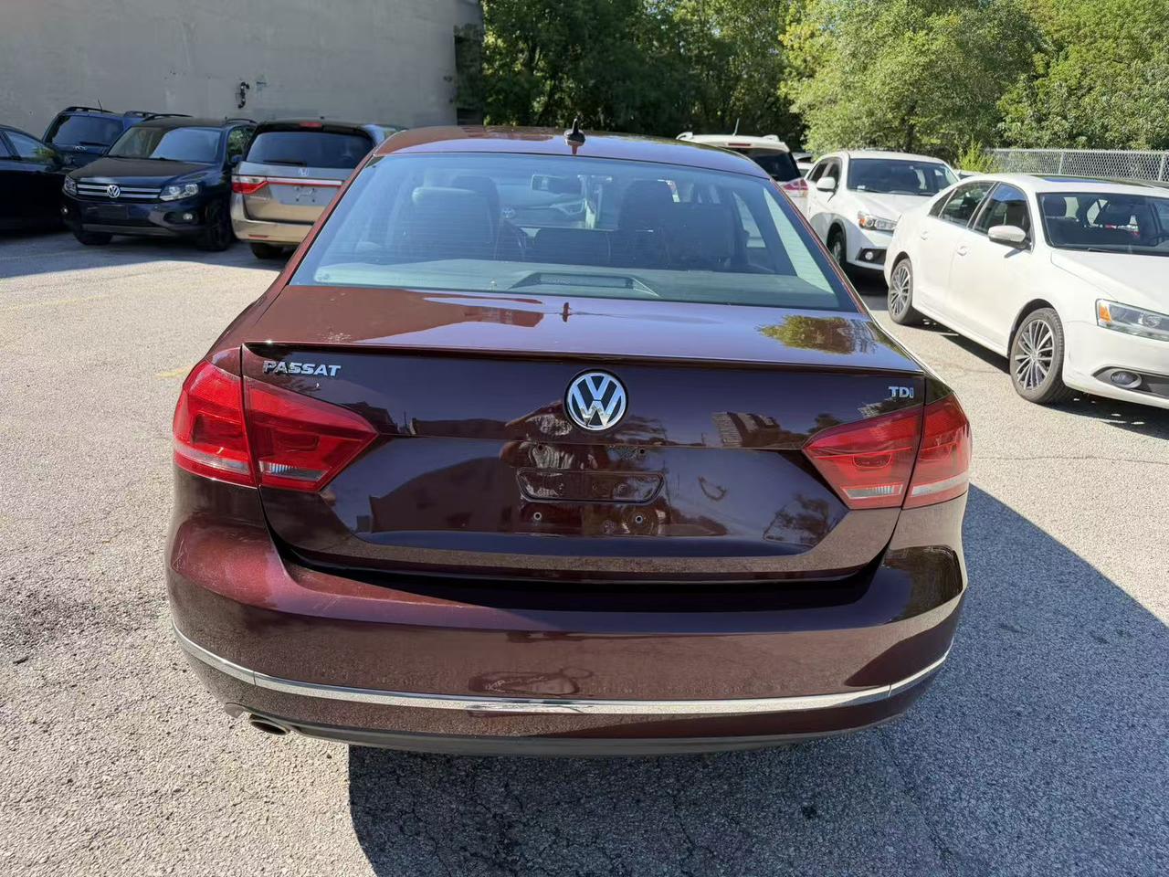 2013 Volkswagen Passat 4dr Sdn 2.0 TDI DSG Highline Photo