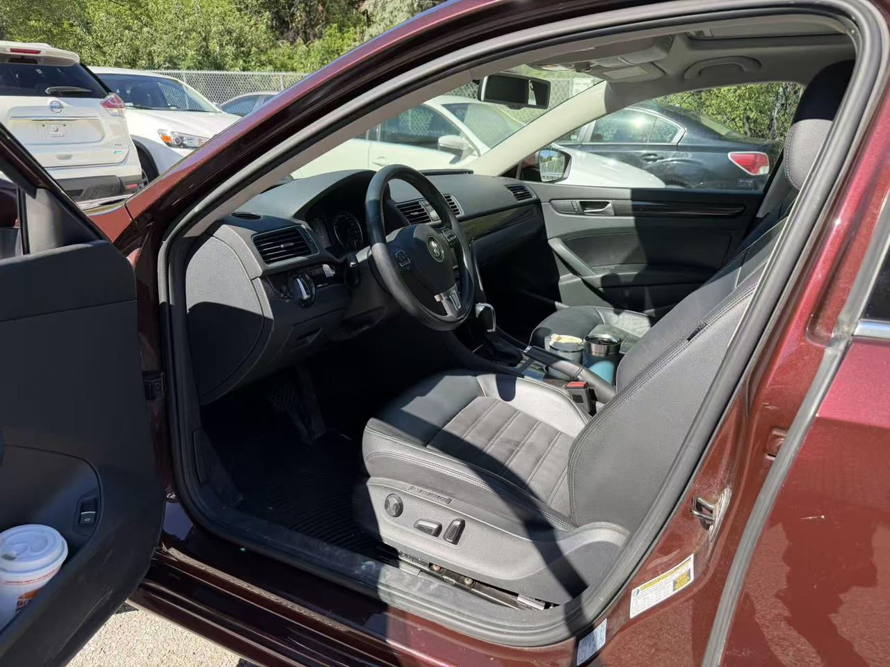 2013 Volkswagen Passat 4dr Sdn 2.0 TDI DSG Highline Photo