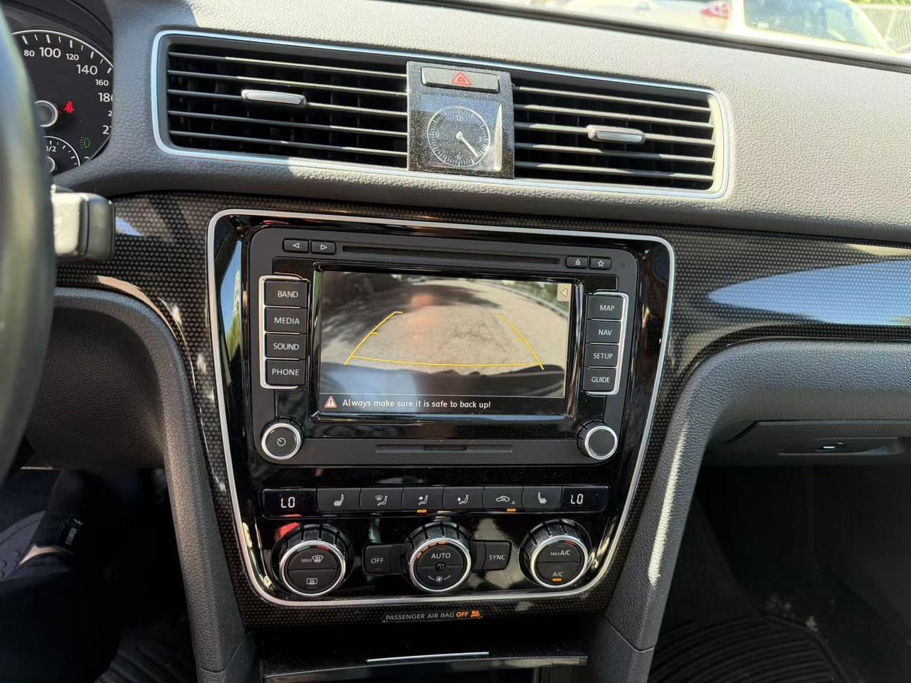 2013 Volkswagen Passat 4dr Sdn 2.0 TDI DSG Highline Photo