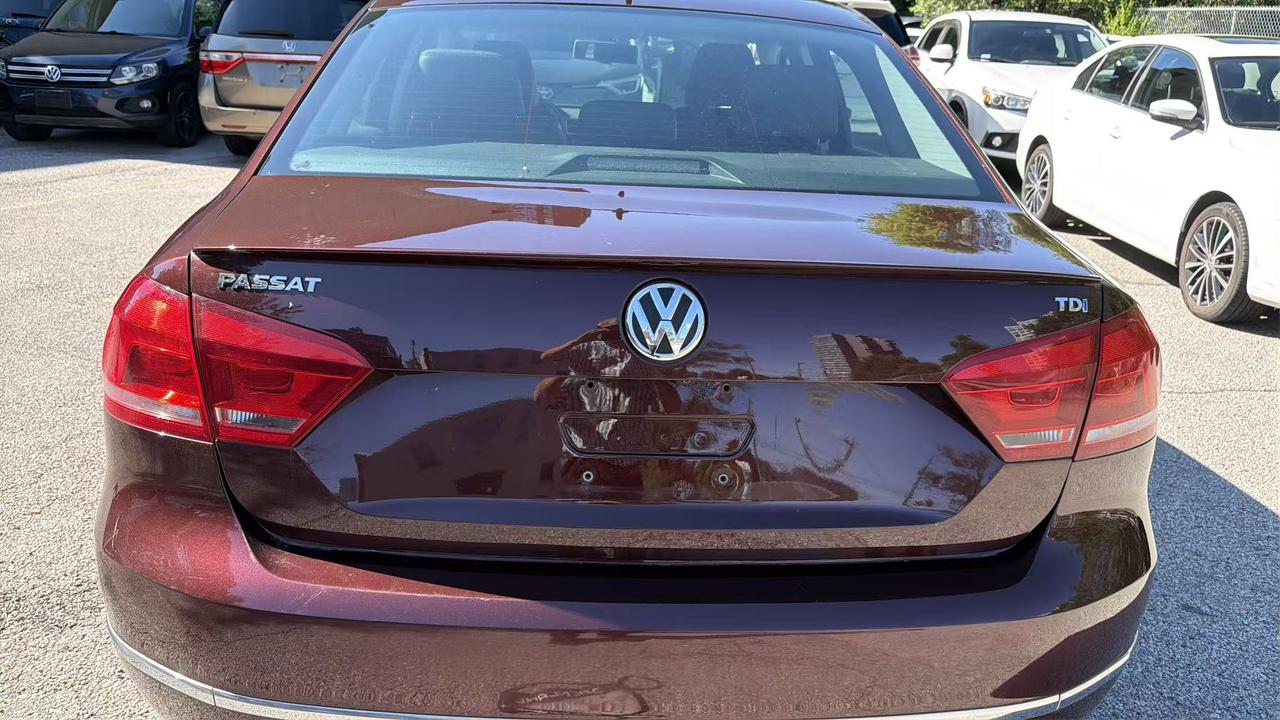2013 Volkswagen Passat 4dr Sdn 2.0 TDI DSG Highline Photo
