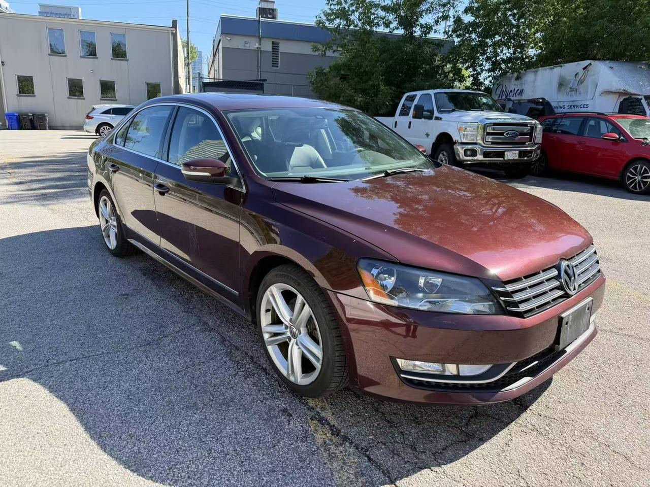 2013 Volkswagen Passat 4dr Sdn 2.0 TDI DSG Highline Photo