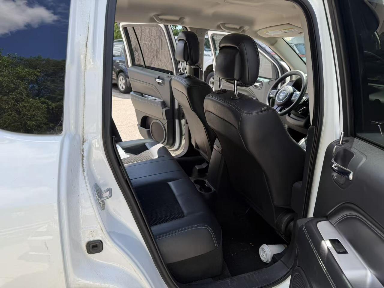 2015 Jeep Compass 4WD 4DR NORTH Photo