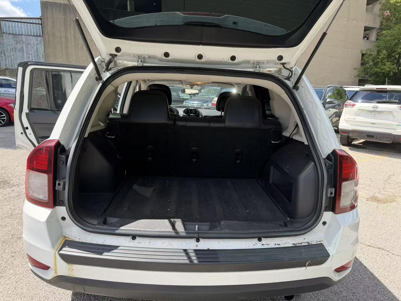 2015 Jeep Compass 4WD 4DR NORTH Photo