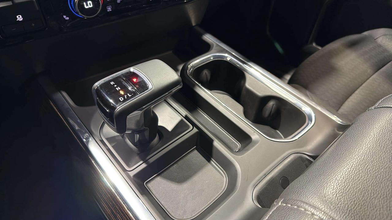 2024 GMC Sierra 1500 ELEVATION|CLEAN CARFAX|1 OWNER |X31|CREW|SHORT BED Photo