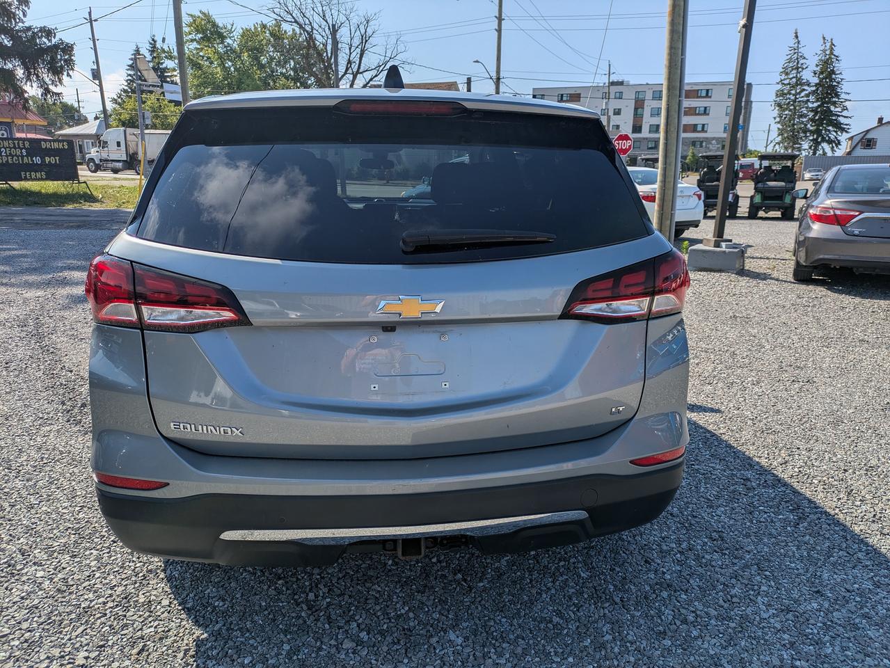 2023 Chevrolet Equinox FWD 4dr LT Photo3