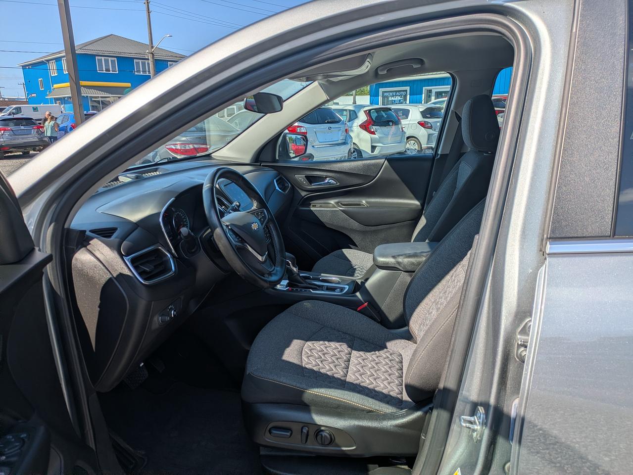 2023 Chevrolet Equinox FWD 4dr LT Photo
