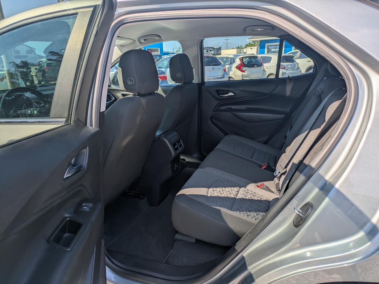 2023 Chevrolet Equinox FWD 4dr LT Photo