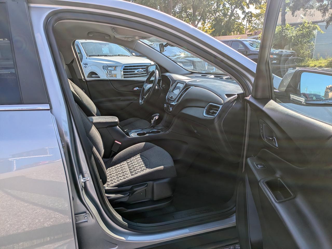 2023 Chevrolet Equinox FWD 4dr LT Photo