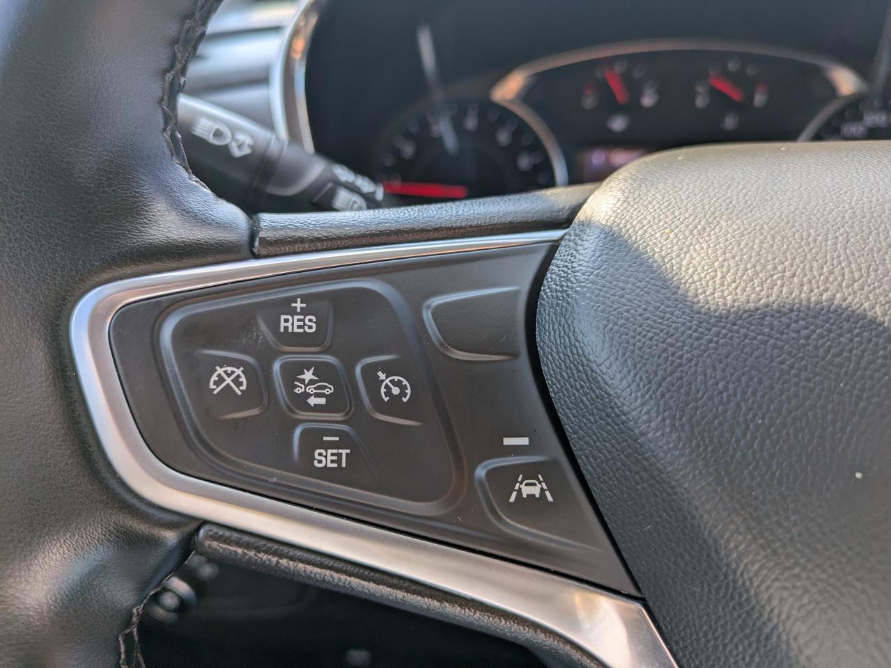 2023 Chevrolet Equinox FWD 4dr LT Photo
