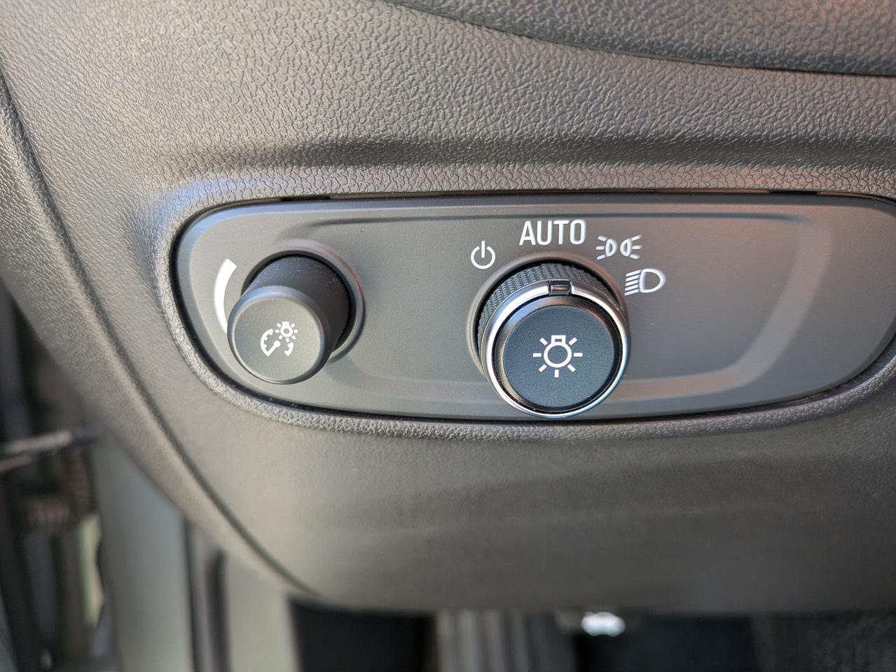 2023 Chevrolet Equinox FWD 4dr LT Photo