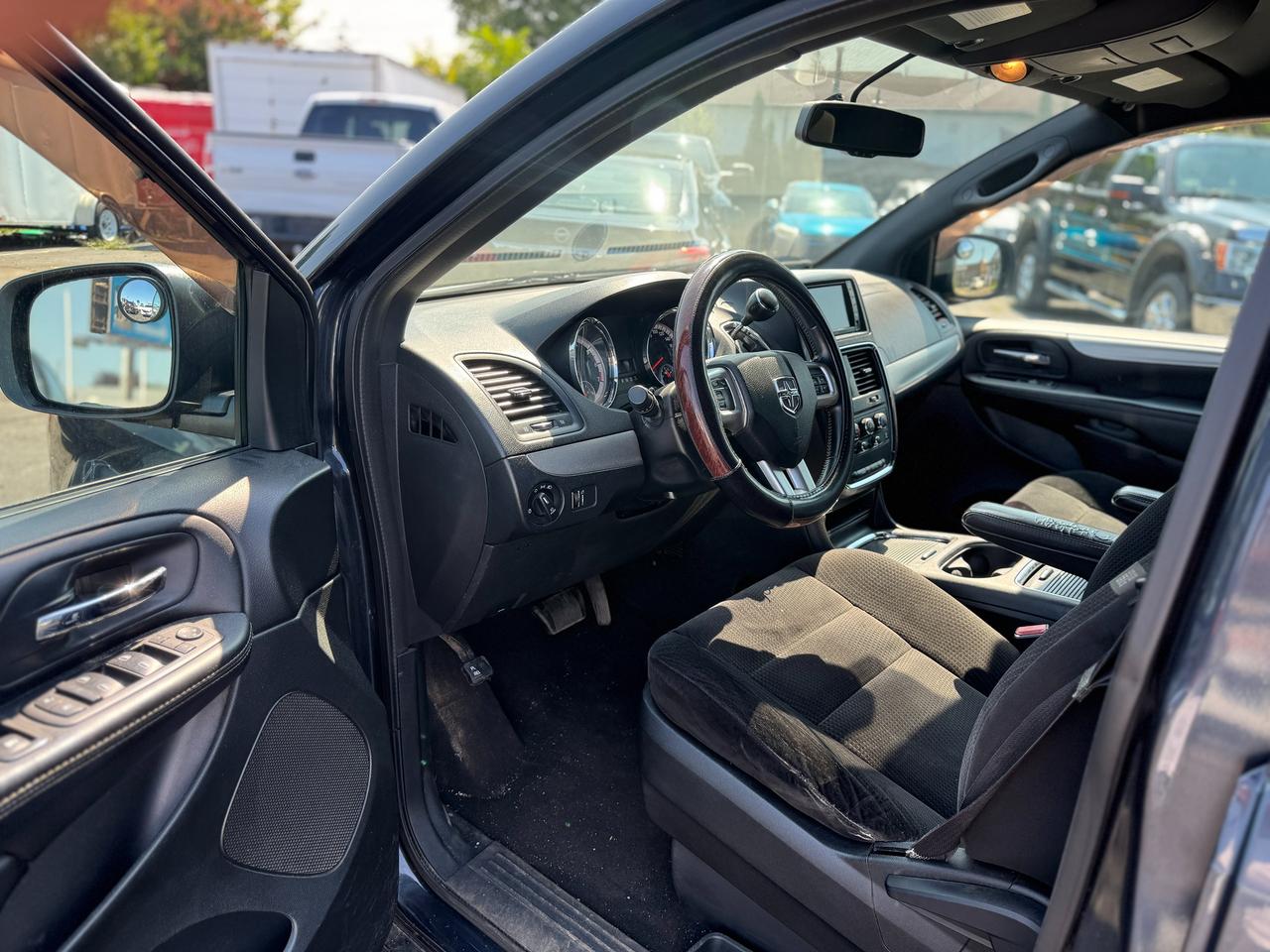 2014 Dodge Grand Caravan SXT | CERTIFIED | 39 RECORDS Photo