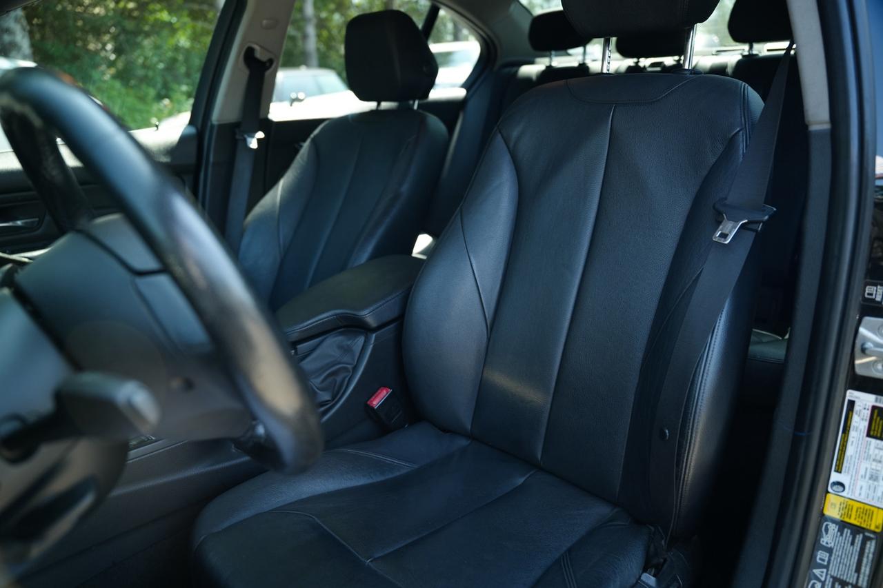2014 BMW 3 Series 320i xDrive Photo