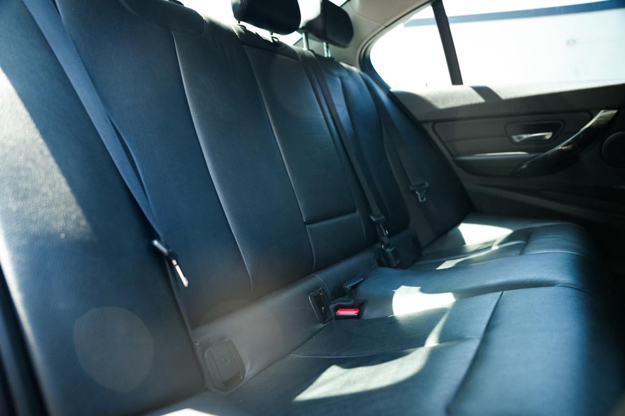 2014 BMW 3 Series 320i xDrive Photo