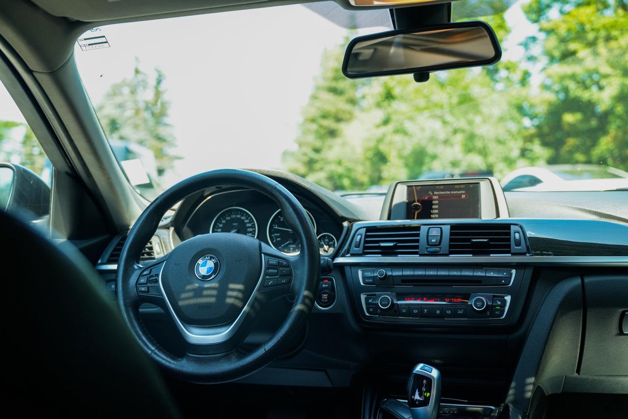 2014 BMW 3 Series 320i xDrive Photo