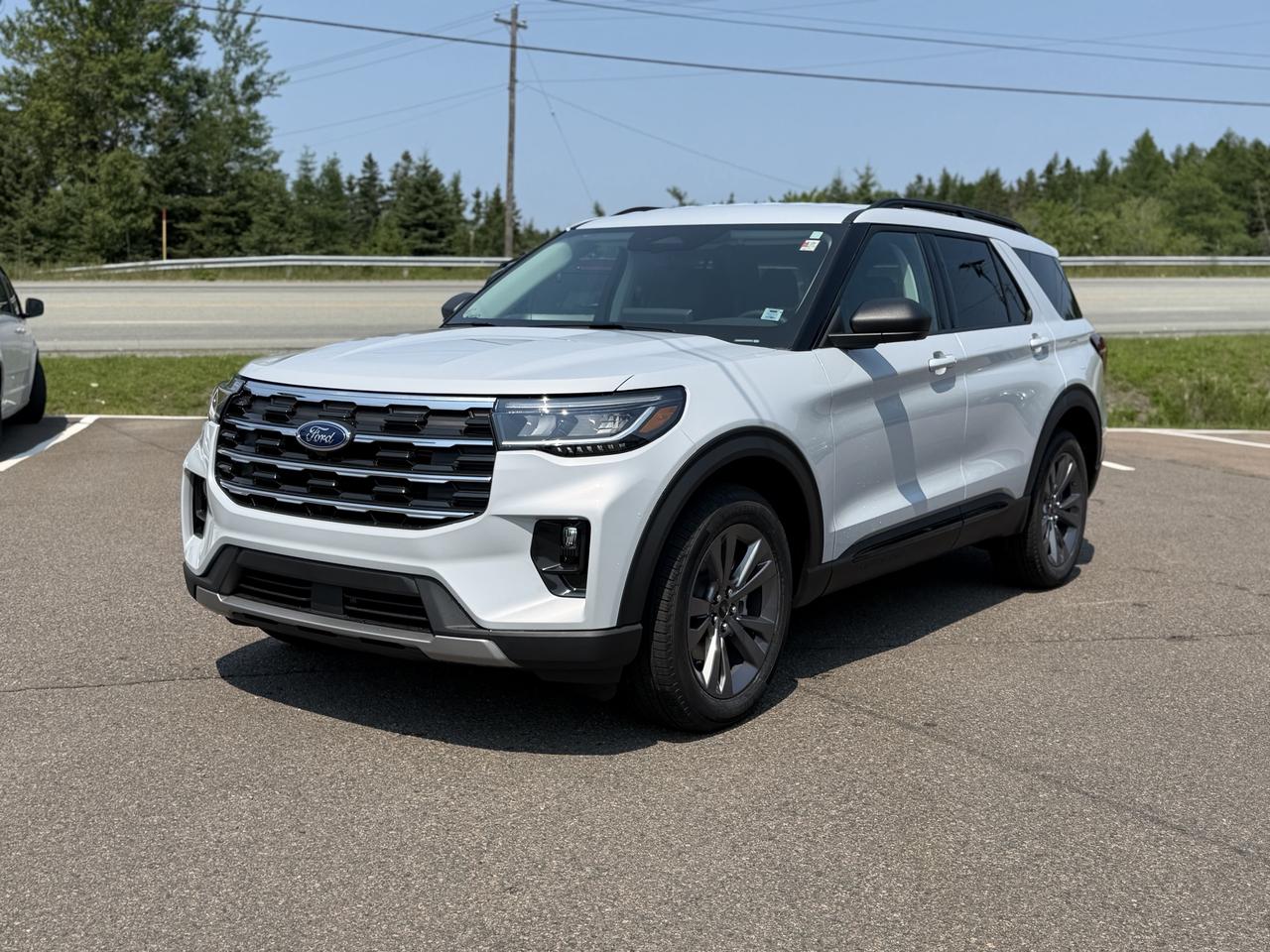 2026 Ford Explorer Active w/200A Pkg 4WD Photo2