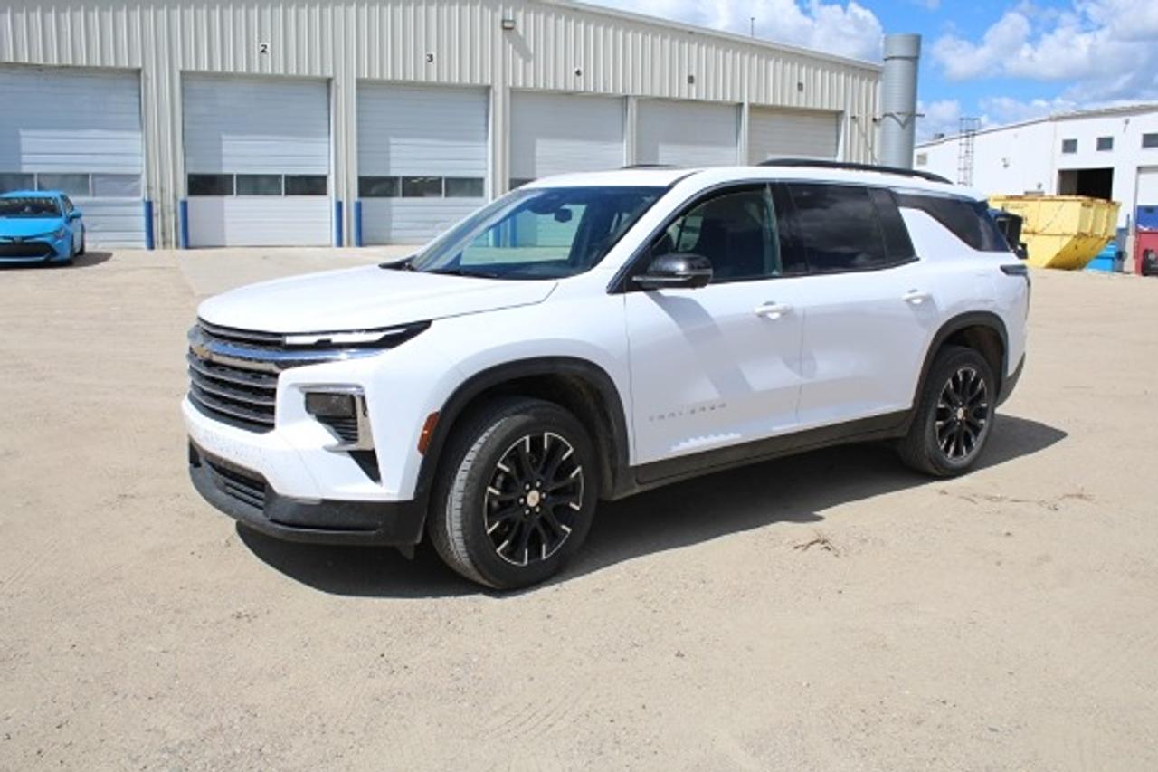 2025 Chevrolet Traverse LT AWD w/Htd cloth, pano S/R, NAV rdy, BUC - Photo #1