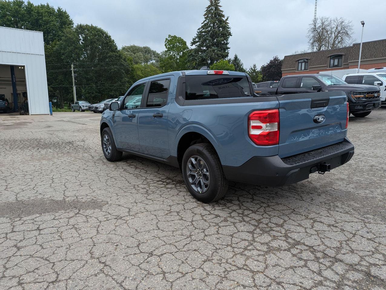 2026 Ford Maverick XLT SuperCrew Hybrid AWD Photo3