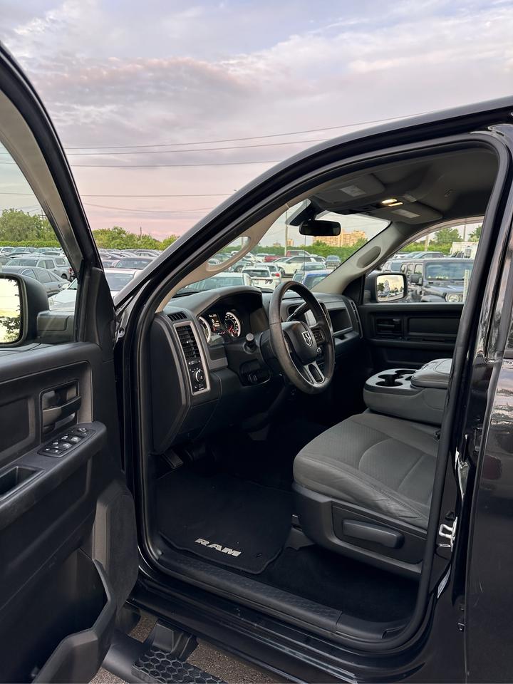 2017 RAM 1500 Big Horn - Photo #9