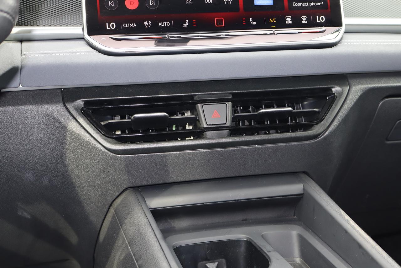 2026 Volkswagen Tiguan Comfortline R-Line Black Edition 4MOTION Photo