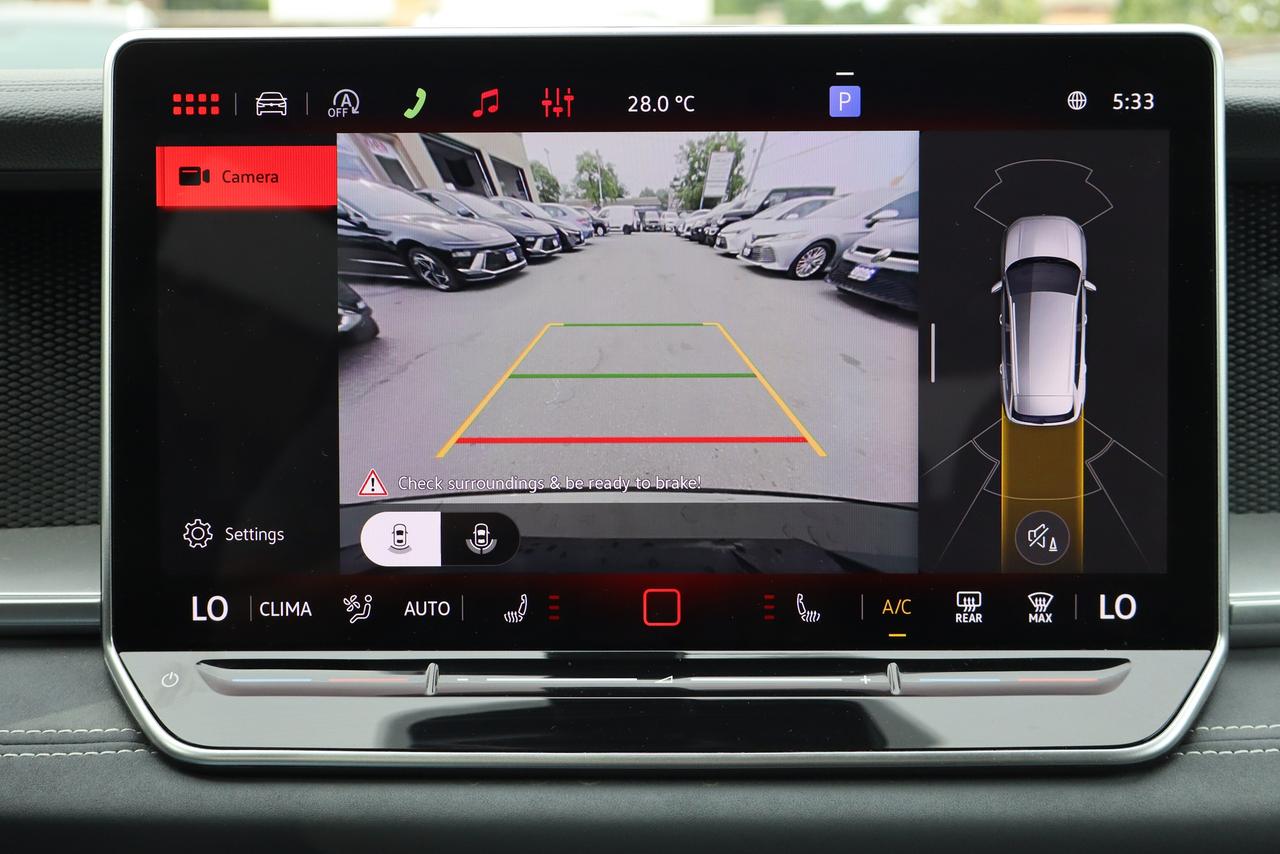 2026 Volkswagen Tiguan Comfortline R-Line Black Edition 4MOTION Photo