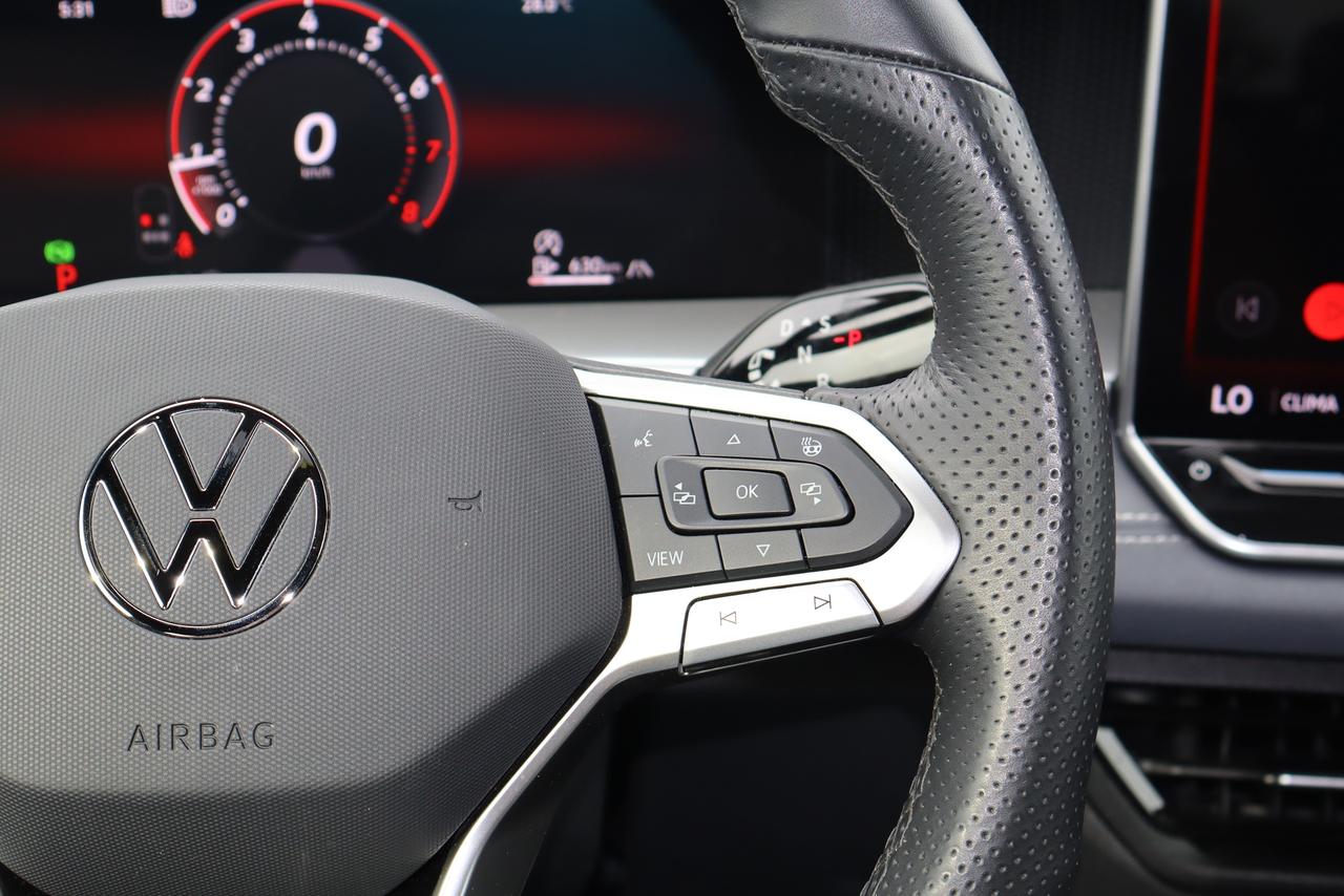2026 Volkswagen Tiguan Comfortline R-Line Black Edition 4MOTION Photo