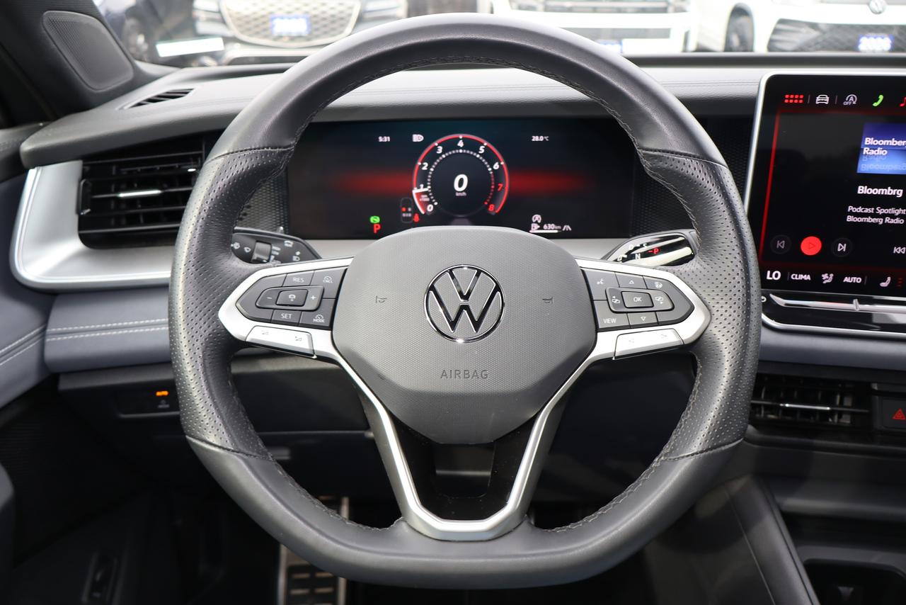 2026 Volkswagen Tiguan Comfortline R-Line Black Edition 4MOTION Photo